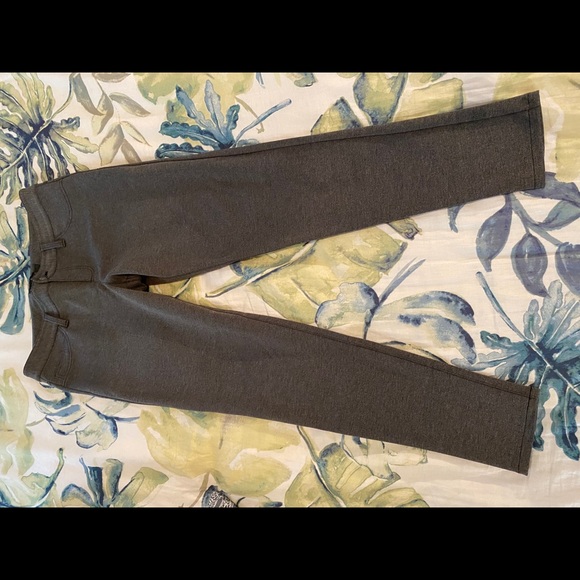 Forenza Gray Ponte Leggings w/ Tapered Ankle - Picture 2 of 12